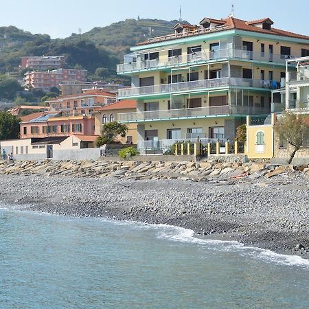 Riva Beach Apartment 里瓦利古雷 外观 照片