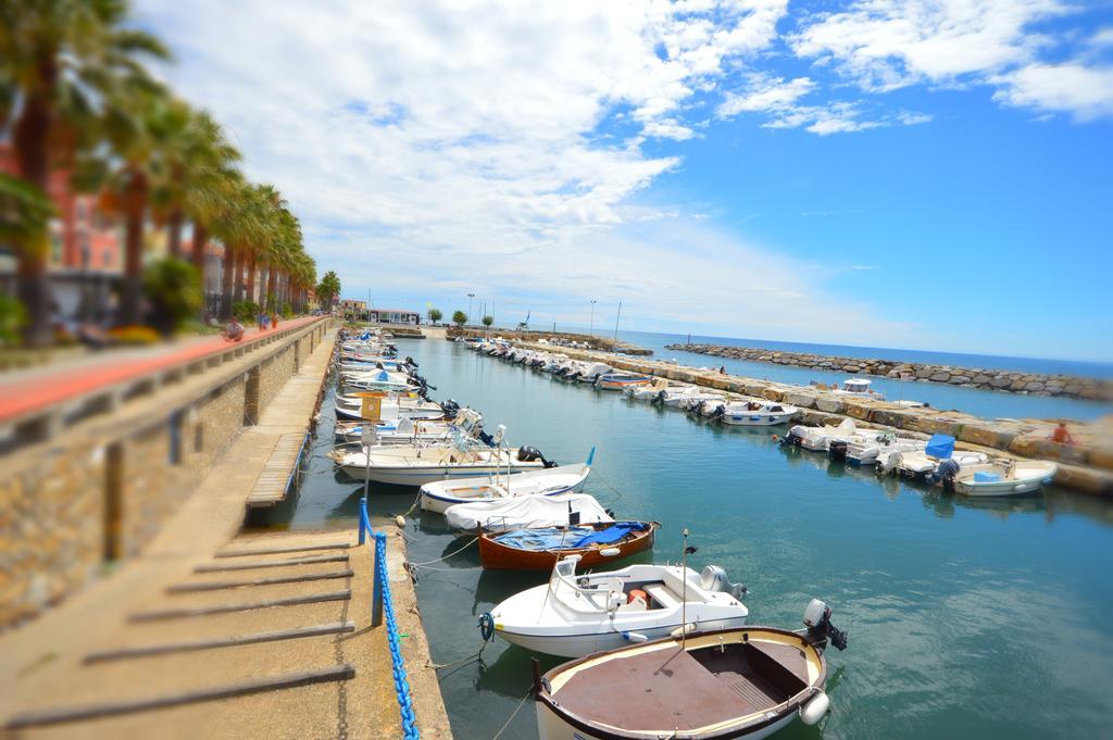 Riva Beach Apartment 里瓦利古雷 外观 照片